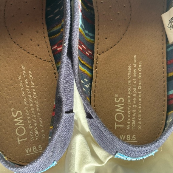 TOMS Classic Navy Canvas Loafers Size 8.5 - Picture 9 of 10